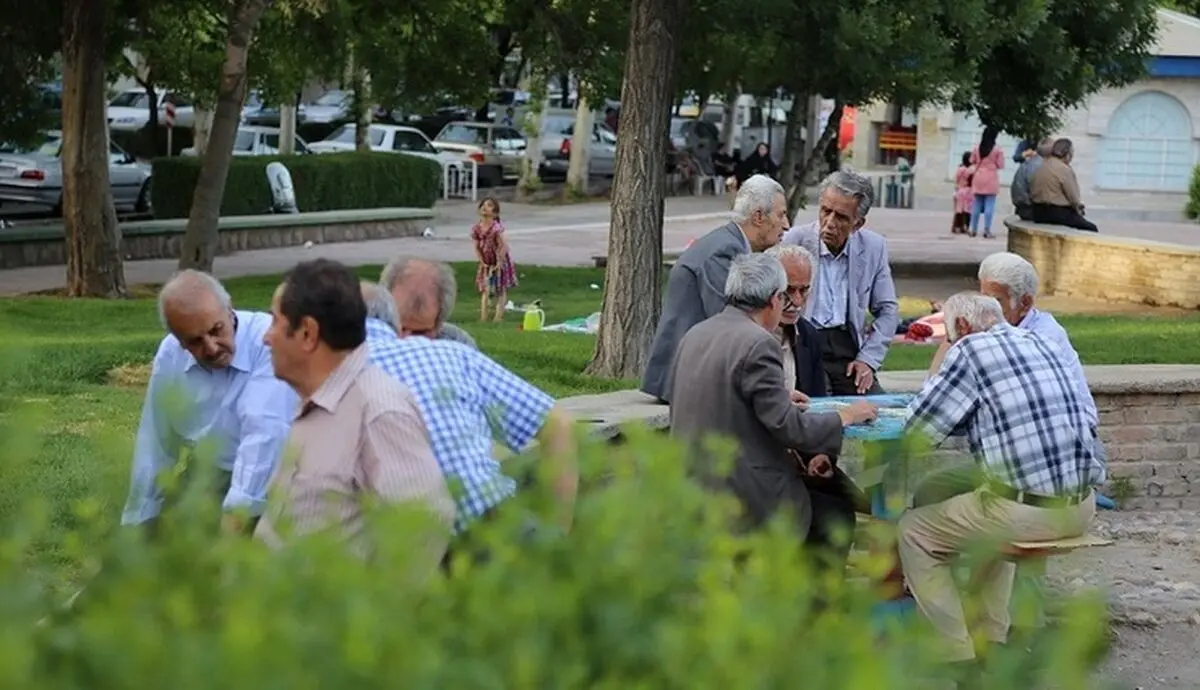 بیمه‌های تکمیلی، کلاهی گشاد بر سر کارگر و بازنشسته هستند/ آیا درمان از قلمروی بیمه‌های پایه و اجباری خارج می‌شود؟ 