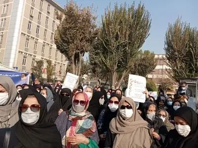 چرا بازنشستگان فرهنگی ۱۴۰۱ مقابل مجلس جمع شدند؟