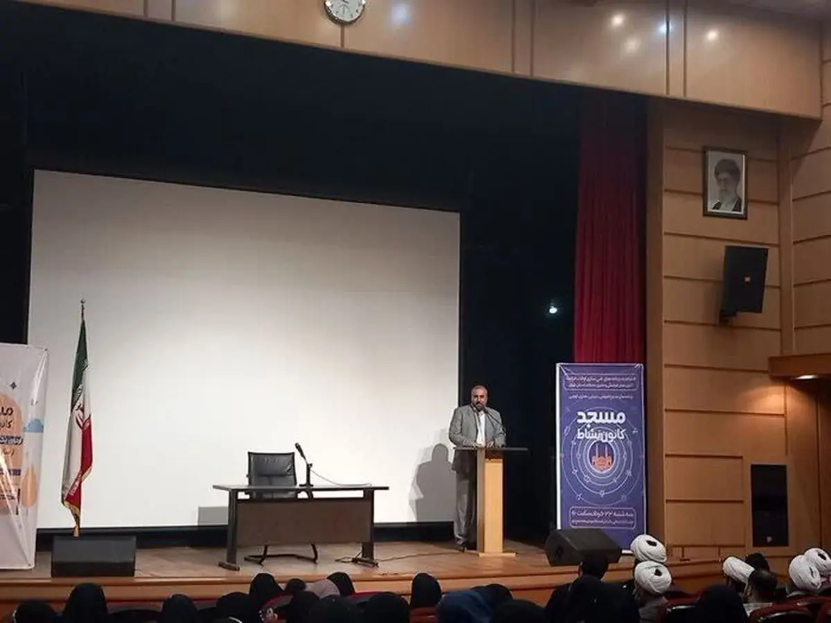 آغوش مساجد را به روی جوانان باز کنیم