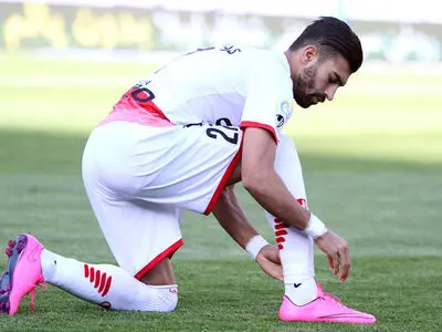 پرسپولیس مانع بازی رامین رضاییان برابر مارسی فرانسه می‌شود/ سوختن فرصت تقابل بزرگ با ستاره فرانسوی 