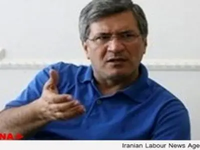 برزیده: صداو سیما مقصر است / همکارانم هنوز دستمزدهایشان را نگرفته‌اند