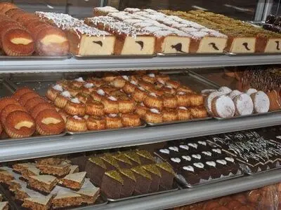 قیمت شیرینی برای شب عید افزایش نخواهد یافت/ با گرانفروشان برخورد می شود