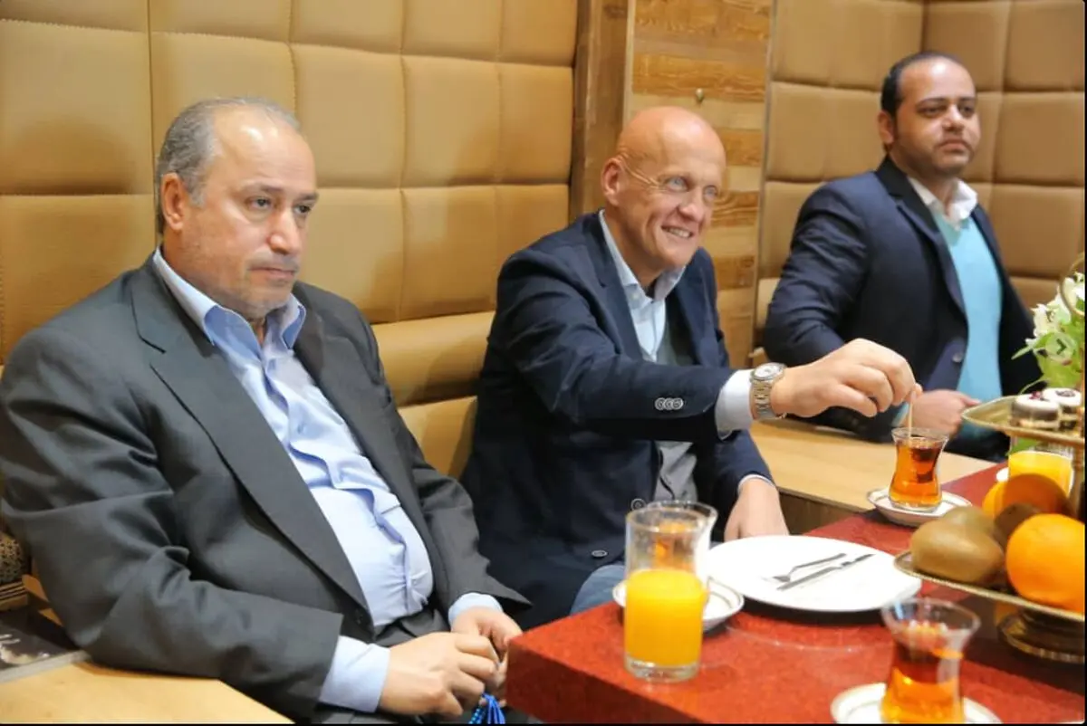 کولینا برای تماشای دربی وارد تهران شد