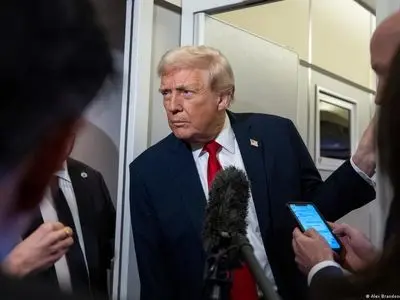 ترامپ: ونزوئلا تا ۵۰ میلیون بشکه نفت به آمریکا می‌دهد/ درآمدها تحت مدیریت من خواهد بود