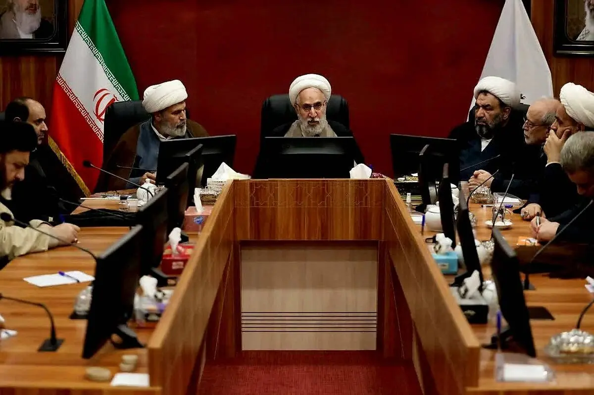 قوه قضاییه نهادی مستقل است و از بیگانگان دستور نمی‌گیرد
