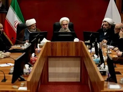 قوه قضاییه نهادی مستقل است و از بیگانگان دستور نمی‌گیرد