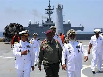 حضور کارکنان کشورهای حاضر در رزمایش در ناوبندر مکران و ناوشکن شهید نقدی