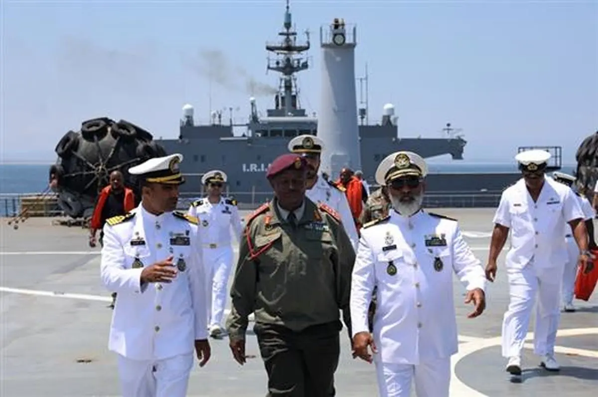 حضور کارکنان کشورهای حاضر در رزمایش در ناوبندر مکران و ناوشکن شهید نقدی