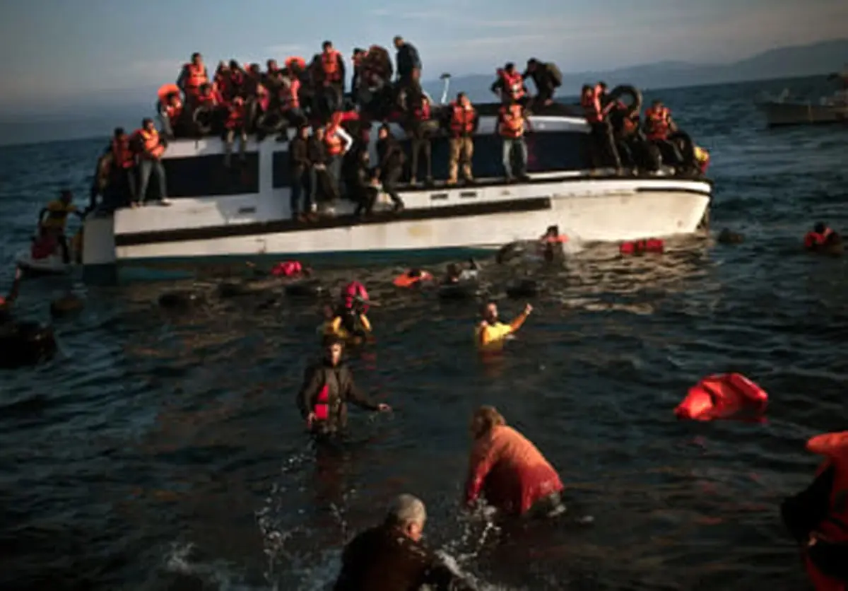 غرق شدن قایق مهاجران در جنوب یونان ۱۸ کشته بر جای گذاشت
