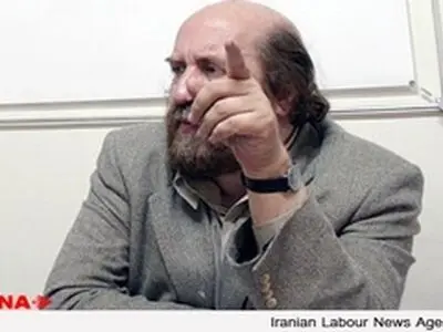 زیرگذر چهارراه ولیعصر پایداری نظام اجتماعی شهر را از بین برده است
