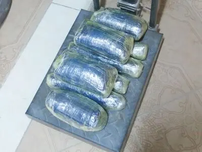 توقیف خودرو و دستگیری قاچاقچی مواد مخدر در مرز تایباد