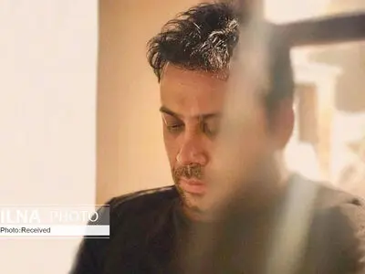 زنده خواندن محسن چاووشی به مناسبت زادروزش+فیلم