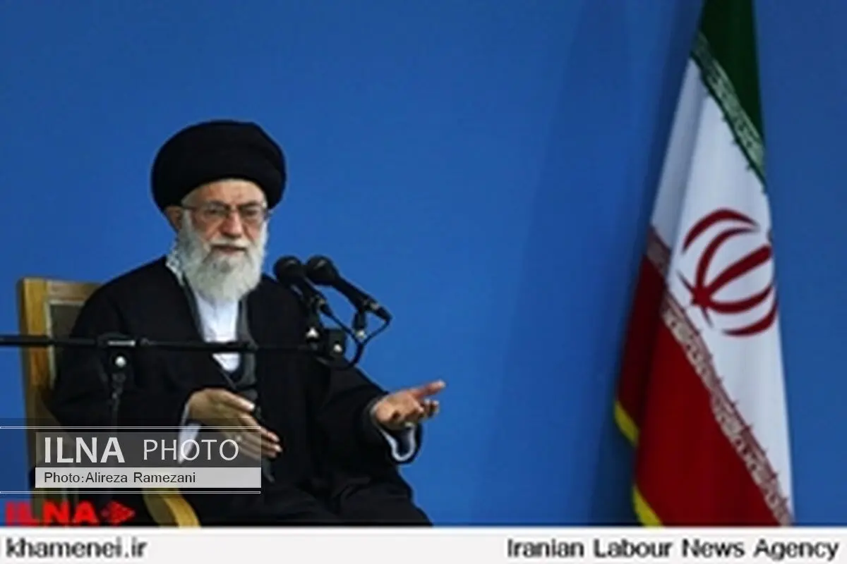 قائد الثورة الاسلامیة یحدد ملامح الخطة الخمسیة المقبلة