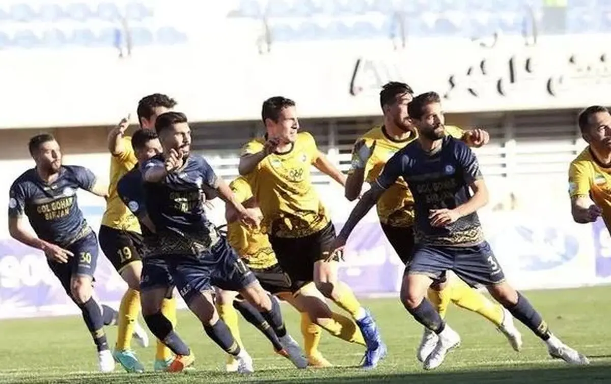 ویدیو: اعتراض باشگاه گل‌گهر به صحنه داوری مقابل سپاهان
