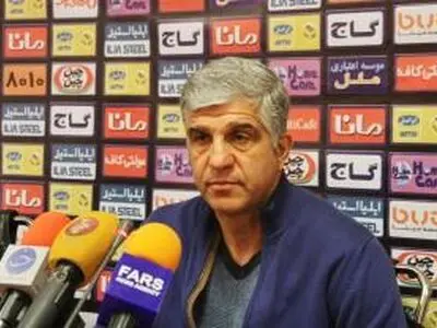  پور غلامی: سرمربی تیم نفت یک اسطوره است