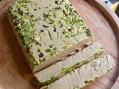 حلوا ارده را در خانه به روش بازاری ها درست کنید+ فیلم