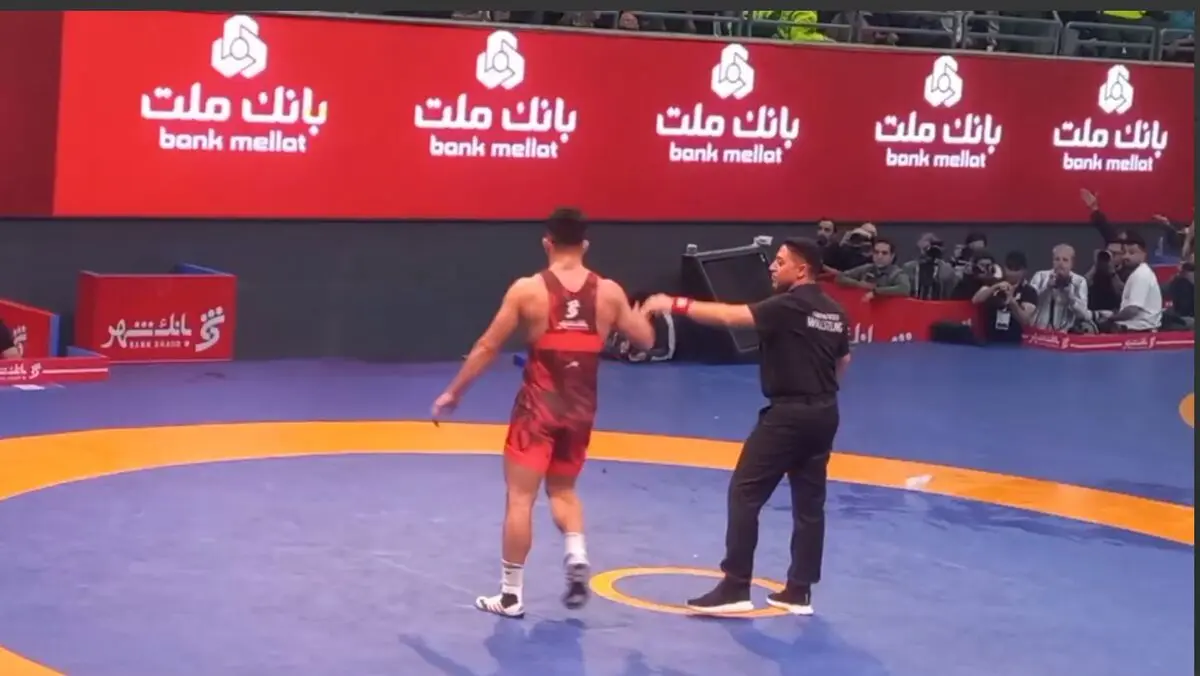 جنجال سنگین در فینال ۹۲ کیلو لیگ برتر کشتی آزاد