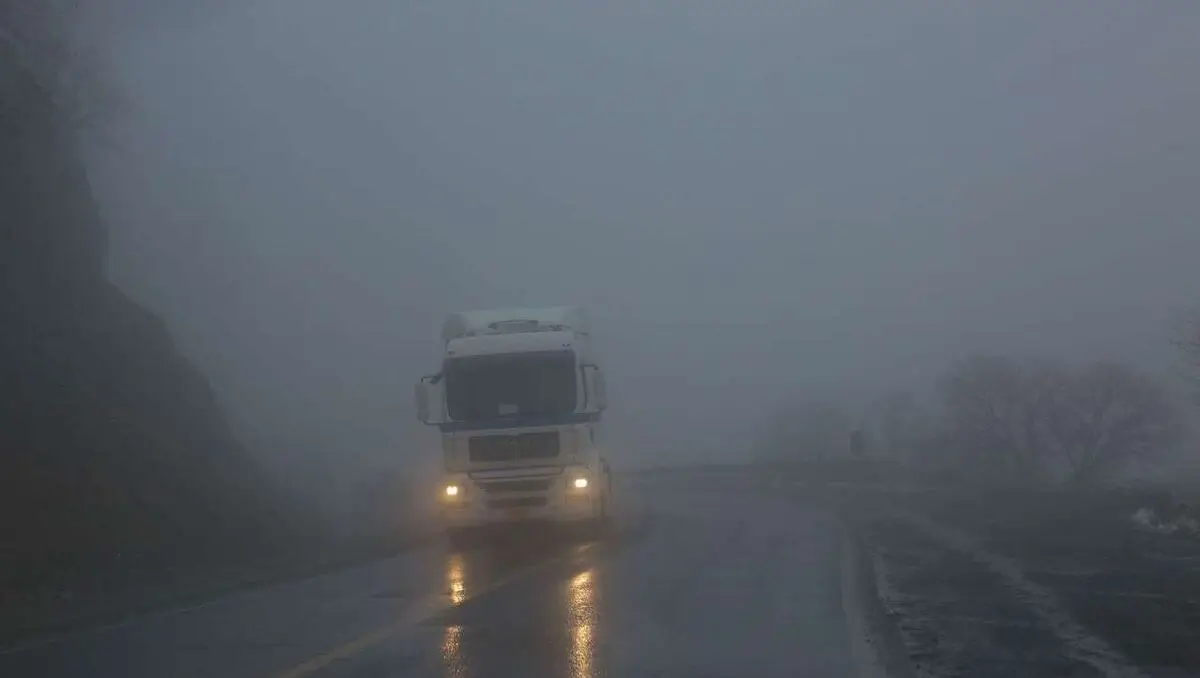 مه‌گرفتگی و محدودیت دید در جاده های خراسان رضوی