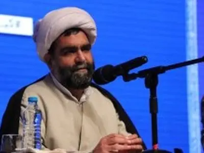 هم گرایی با امت اسلامی با اجرای راه کارهای ایجاد اتحاد اسلامی 