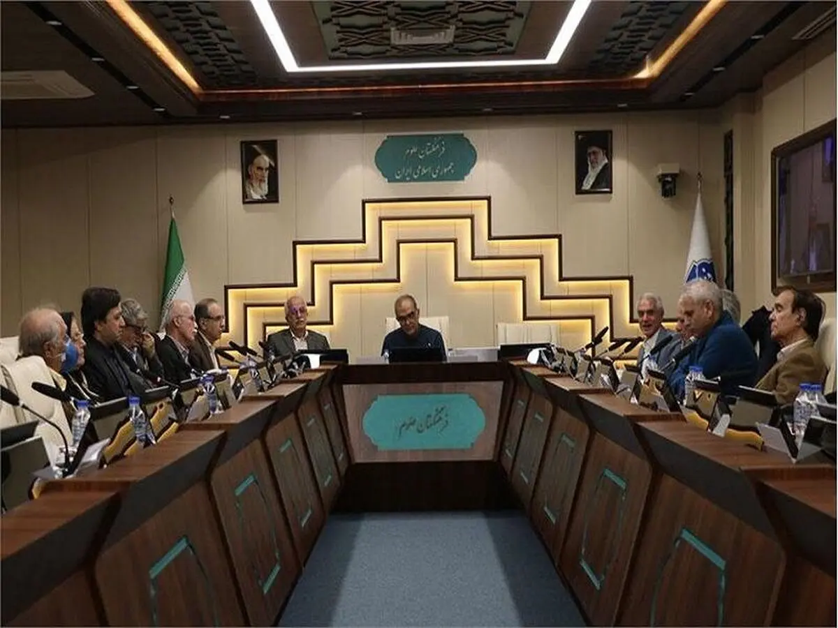 بررسی تحولات گیاه‌شناسی در تاریخ زیست‌شناسی معاصر ایران 