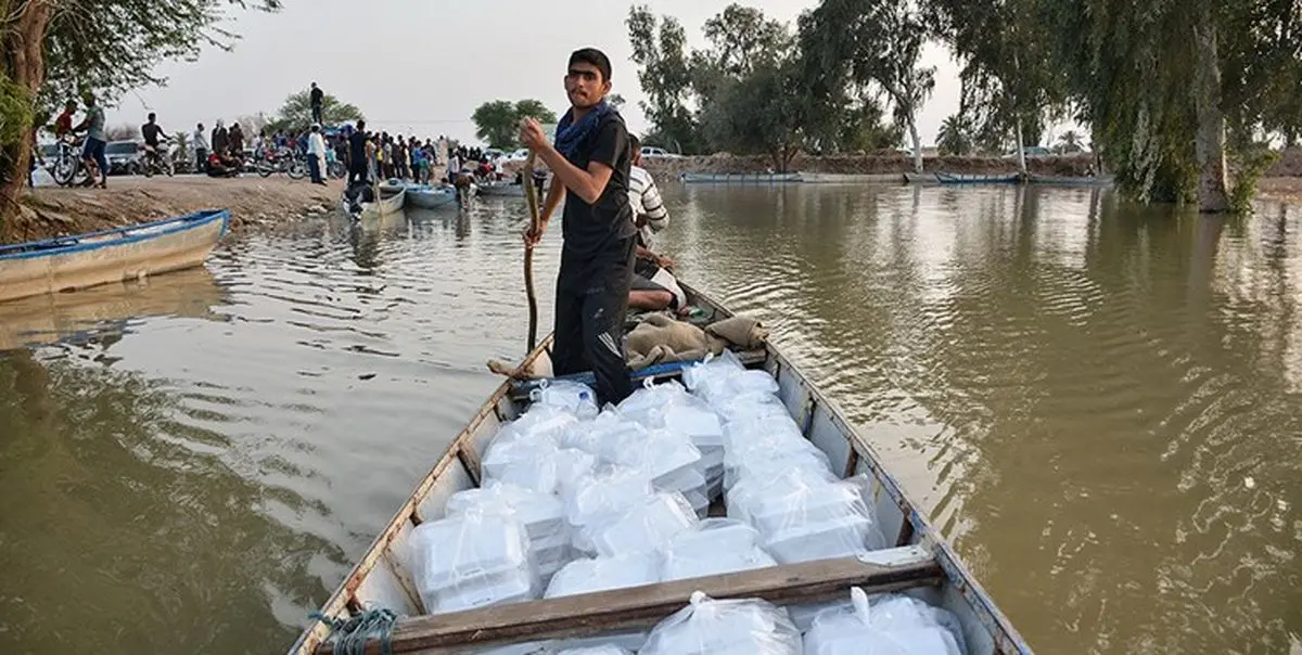 ادامه خدمت رسانی جامعه فوتبال به سیل زدگان لرستان