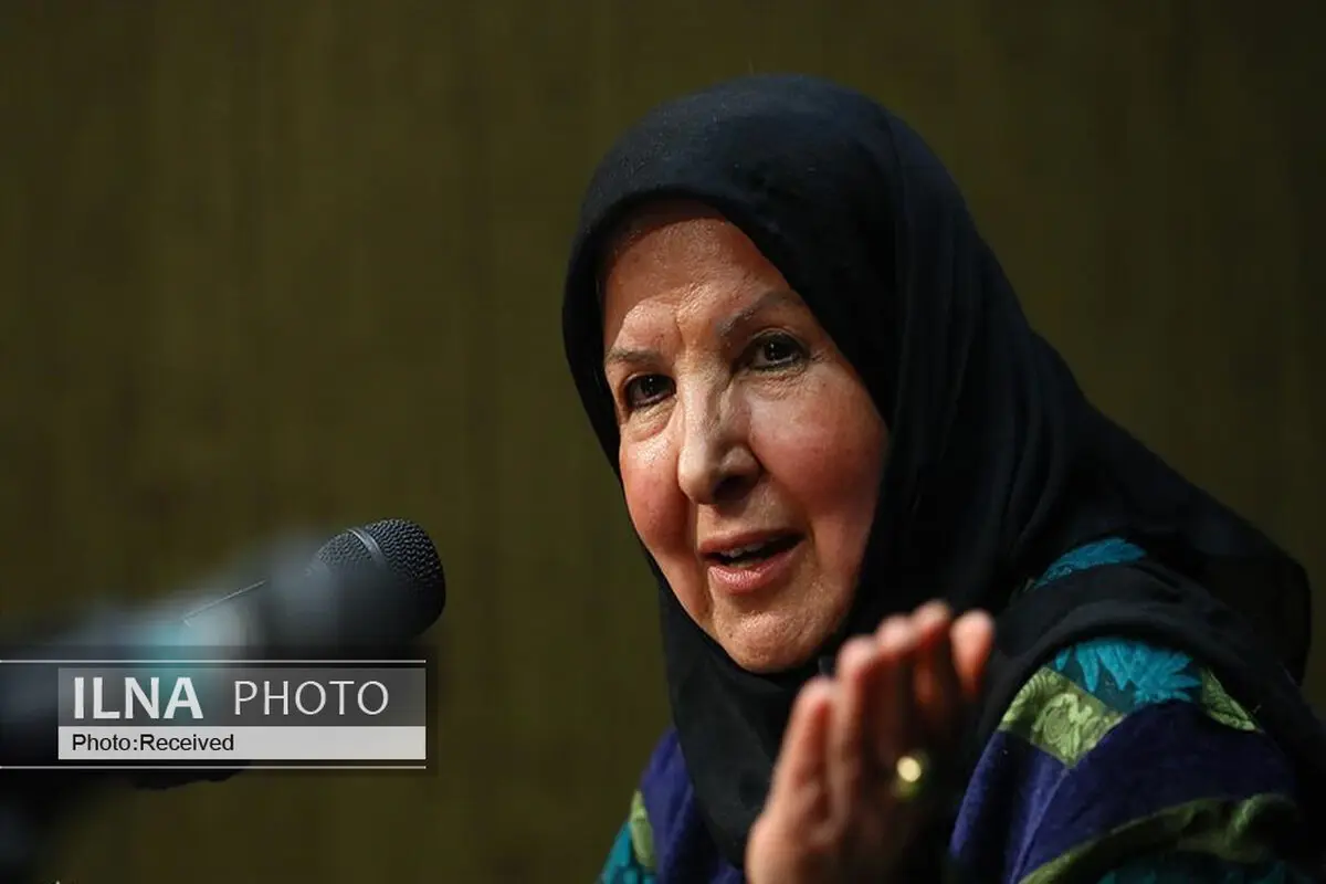تهران کویر آثار هنری است! / مترو می‌توانست موزه سفال باشد