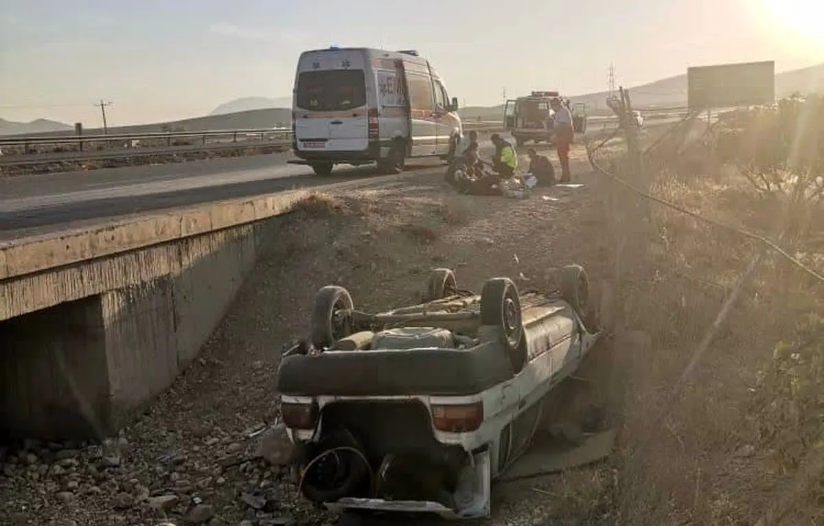 واژگونی  پرایددر جاده شیراز به استهبان با ۵ مصدوم