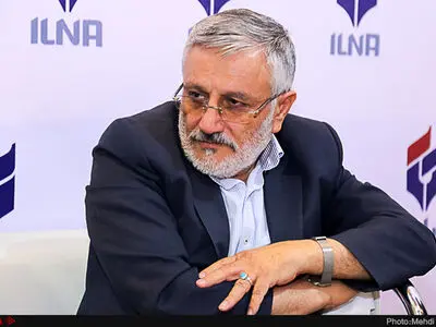 شنیدن درد دل‌های کارگران حداقل وظیفه مسئولان است