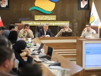 بررسی سامانه جدید و تسهیل مقررات خودرو در نشست مشترک سازمان منطقه آزاد انزلی با واردکنندگان