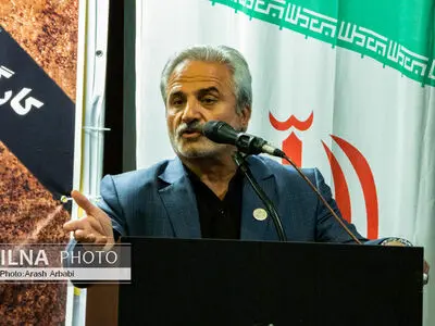 بانک رفاه متعلق به کارگران و بازنشستگان است/ صدای کارگران را خاموش نکنید