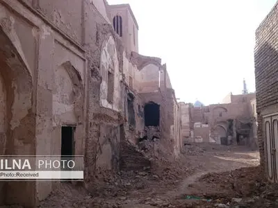تخریب بی‌سر و صدا در بافت تاریخی یزد/ سایه‌ی منحوس بیل‌های مکانیکی بالای سر خانه صدری‌ها