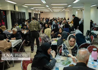 ضیافت افطاری خانه کارگر با حضور کارگران و بازنشستگان-شب هشتم ماه رمضان