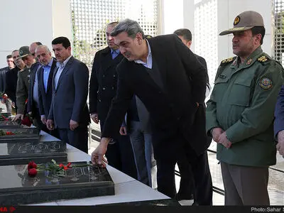 مراسم اهتزاز بزرگترین پرچم جمهوری اسلامی ایران
