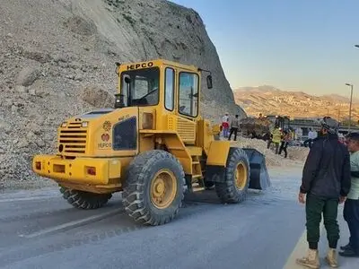 انسداد موقت محور پردیس–تهران در پی ریزش کوه/ عدم وقوع تلفات جانی و ادامه بررسی ها