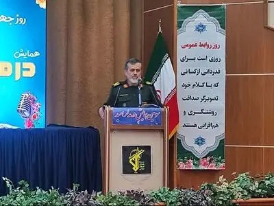 دشمن تلاش می‌کند میان مفاهیم و واقعیت‌ها فاصله ایجاد کند