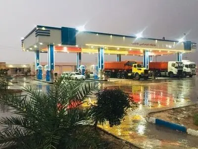 آتش‌سوزی در جایگاه سوخت فاطمیه در محور آبادان به بندر امام مهار شد