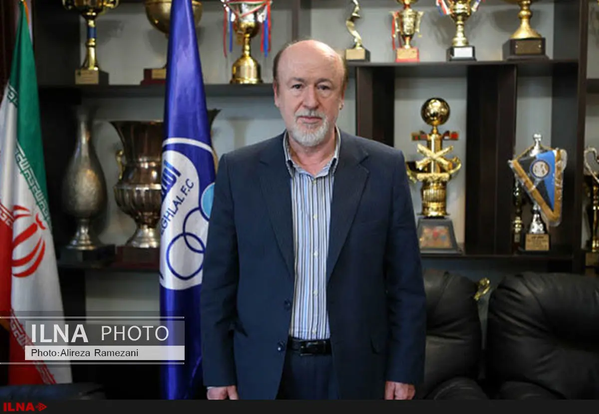 افتخاری: فکر نمیکنم پیشنهاد منصوریان از انگلیس درست باشد/ بازیکنان فوتسال برای پاداش بازی نکرده و دنبال این مسئله هم نبودند