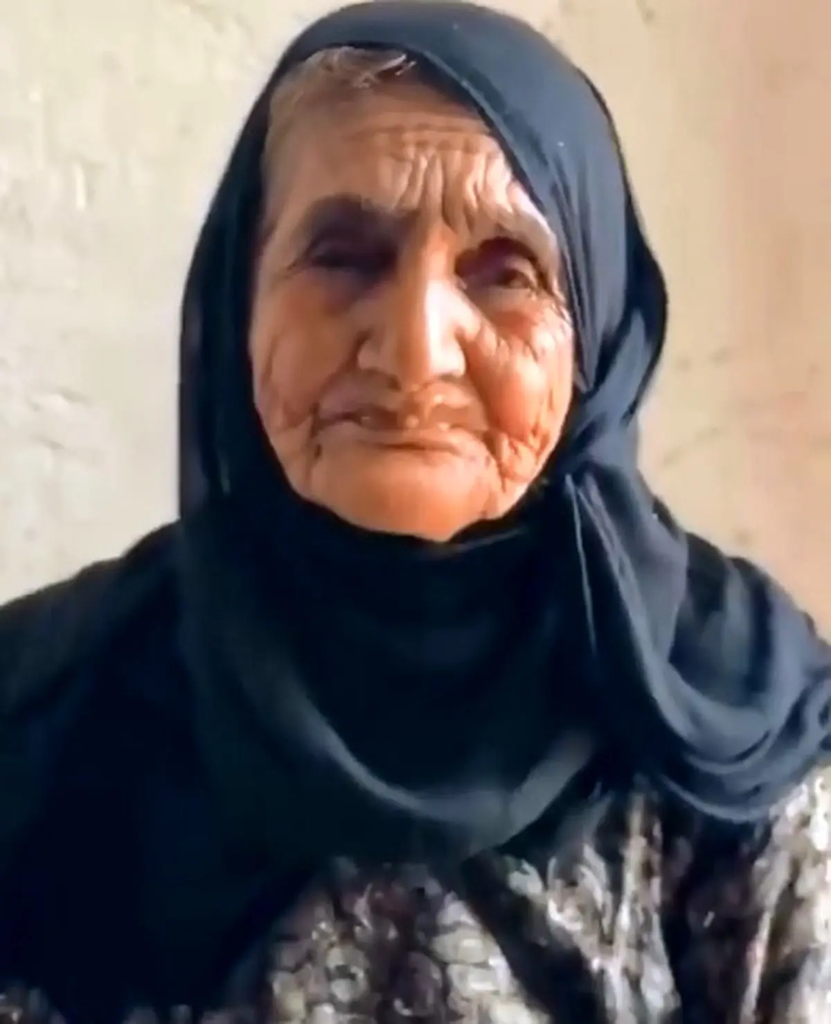 ‏چشم‌انتظاری مادر برای پسر مفقودش در انفجار بندر شهید رجایی + فیلم