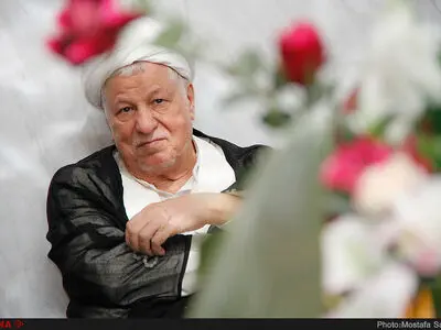 یکسال گذشت . . .