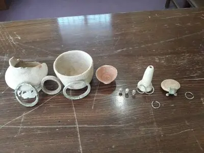 میراث‌بانان جیرفتی ۱۴ قلم شی تاریخی اهدا کردند