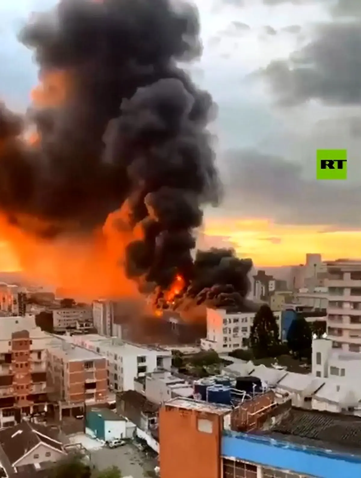 آتش‌سوزی گسترده‌ در دانشکده ماریستا سانتا ماریا در برزیل + فیلم