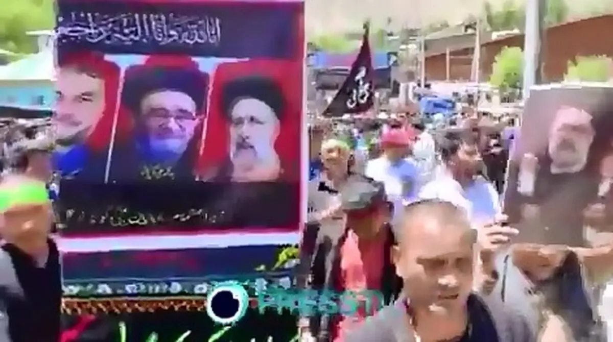 عزاداری مردم کشمیر هند برای رئیس جمهور شهید با شعارهای فارسی: خامنه‌ای رهبر ماست، ما اهل کوفه نیستیم + فیلم