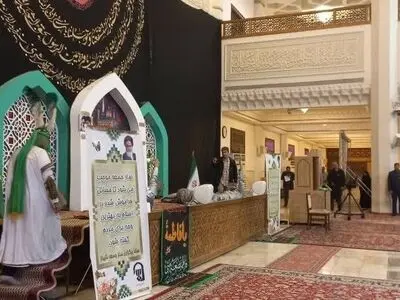 نمازگزاران برای حاج‌قاسم اشک ریختند