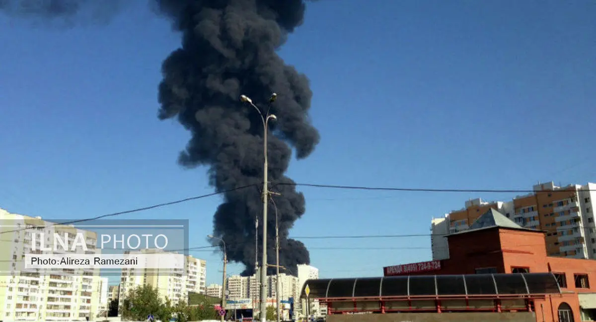 فوران آتش در رودخانه مسکو در اثر نشت نفت خام
