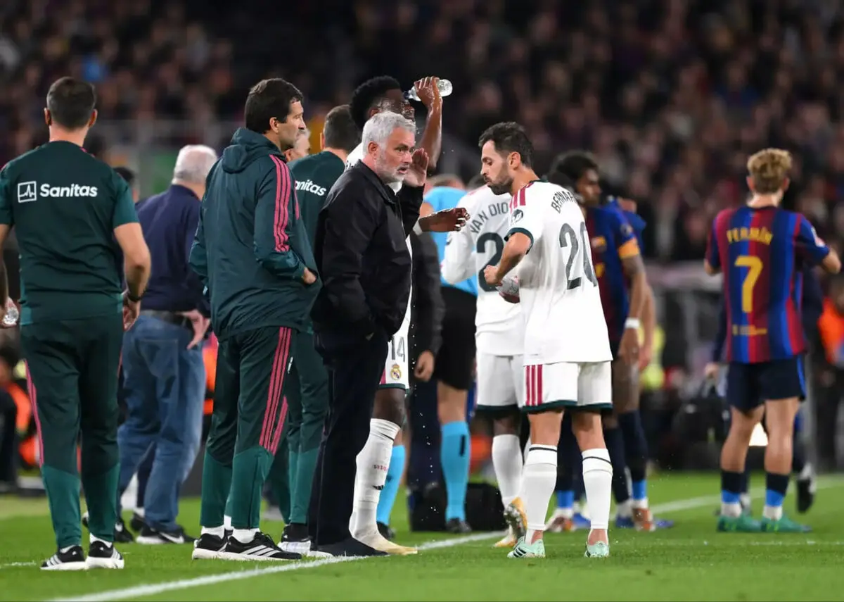 مورینیو: کانسلو اخراج نشد! VAR امشب هم خواب بود