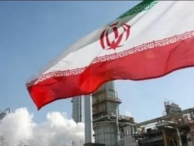 الهند: نتفاوض مع أمریکا لاستمرار شراء النفط الإیرانی