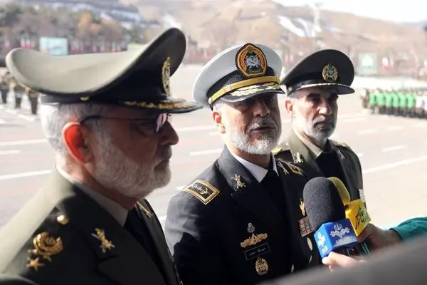 الأدميرال سياري: الهدف الرئيسي للحرب الناعمة التأثير على أفكار المجتمع