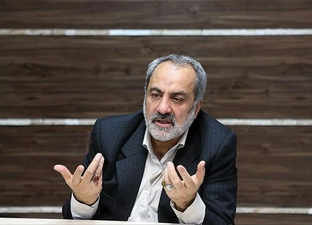 لپ‌تاپ و موبایل، جای کتاب را نمی‌گیرند/ نمایشگاه کتاب را فصلی کنید