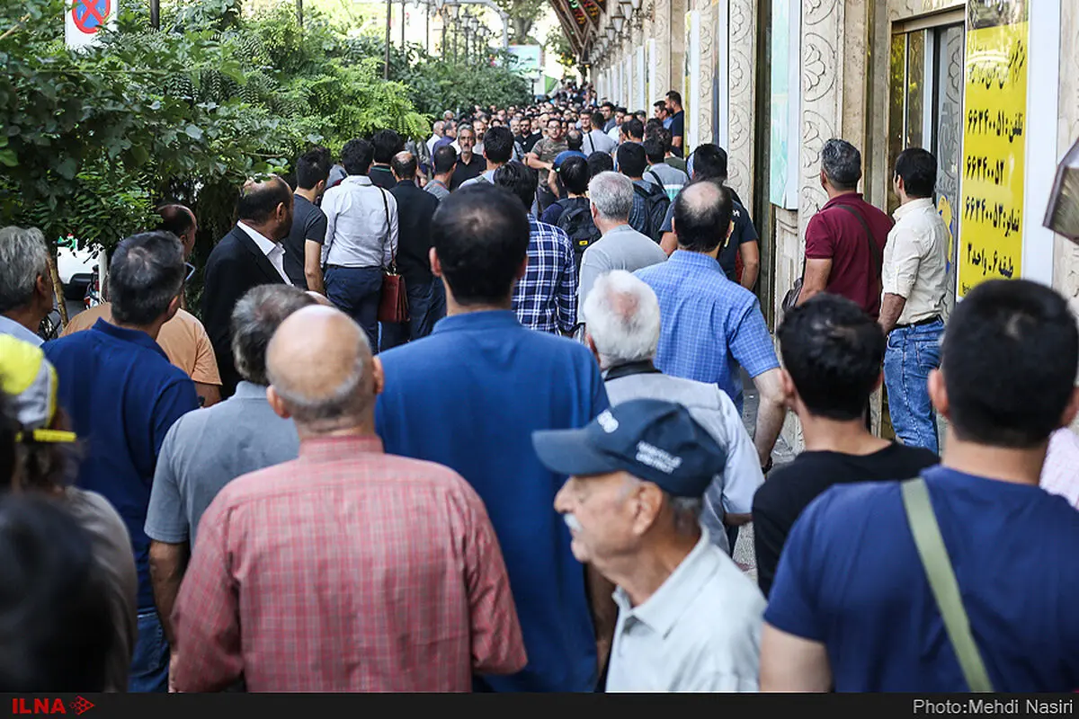 استقرار گشت کلانتری‌ها در محدوده میدان فردوسی و خیابان منوچهری/ هشدار نسبت به حضور جیب‌برها در منطقه 