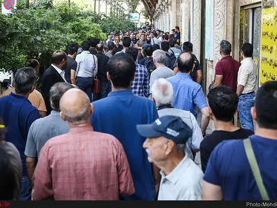 استقرار گشت کلانتری‌ها در محدوده میدان فردوسی و خیابان منوچهری/ هشدار نسبت به حضور جیب‌برها در منطقه 